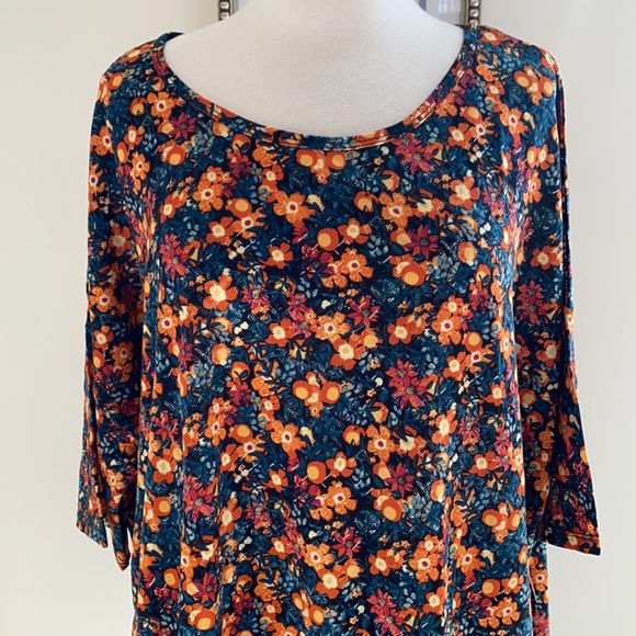 • Lularoe Irma Top • - Picture 2 of 6